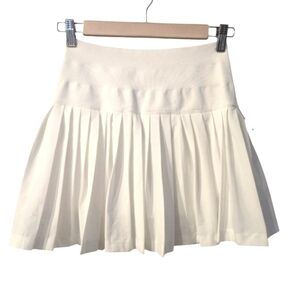 NWOT MONO B Pleated White Mini Skort Small